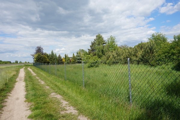 Działka 2500 m2 w DOBROŃ