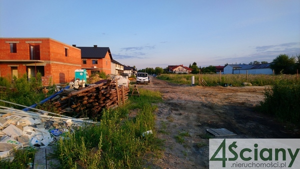 Działka 1500 m2 w BŁONIE