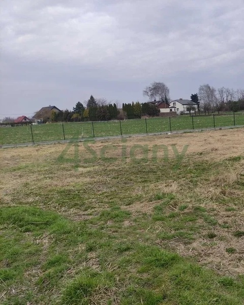 Działka 1068 m2 w BŁONIE