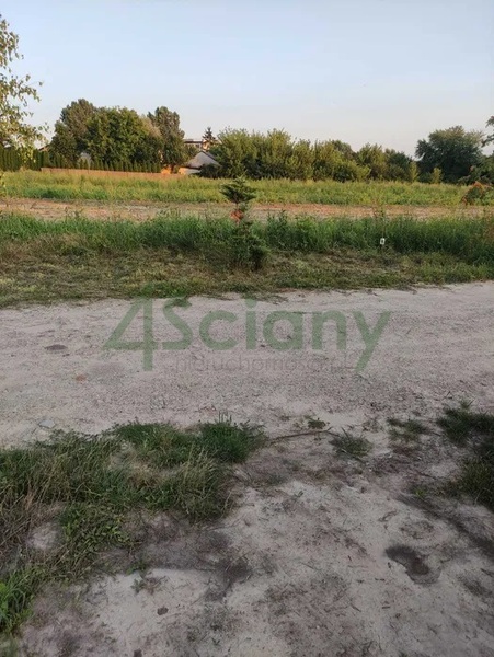 Działka 1068 m2 w BŁONIE