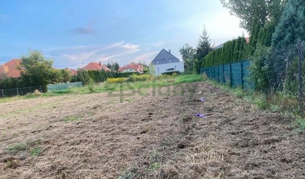 Działka 1100 m2 w BRWINÓW