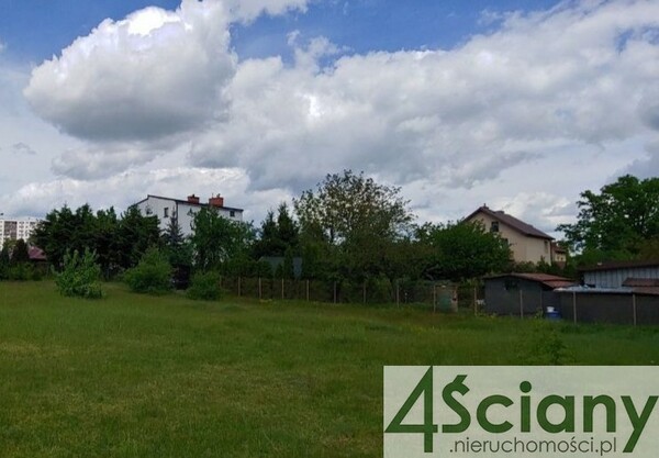 Działka 1677 m2 w LEGIONOWO