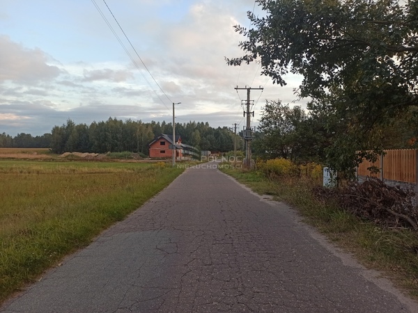 Działka 1008 m2 w TŁUSZCZ