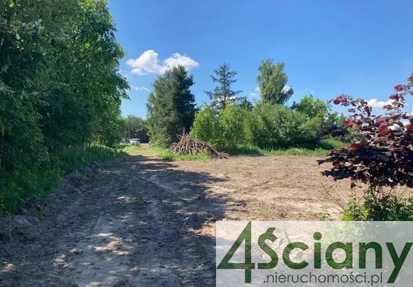 Działka 600 m2 w BŁONIE