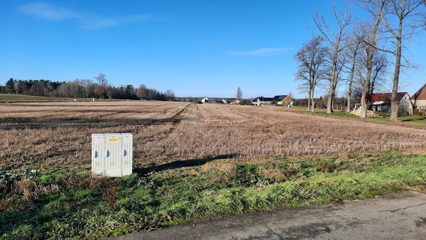 Działka 1405 m2 w BOLESŁAWIEC