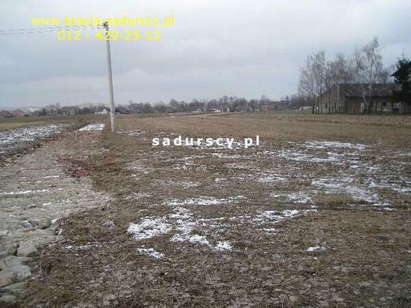 Działka 8900 m2 w Niewiarów